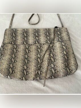 HOBO International Leather Crossbody Bag Glam Sack Ziggy